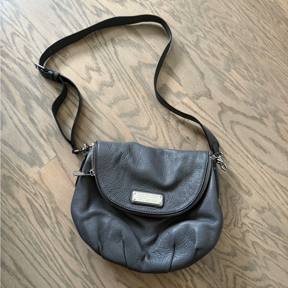 Women’s Marc by Marc Jacob’s Gray Leather Crossbody Bag